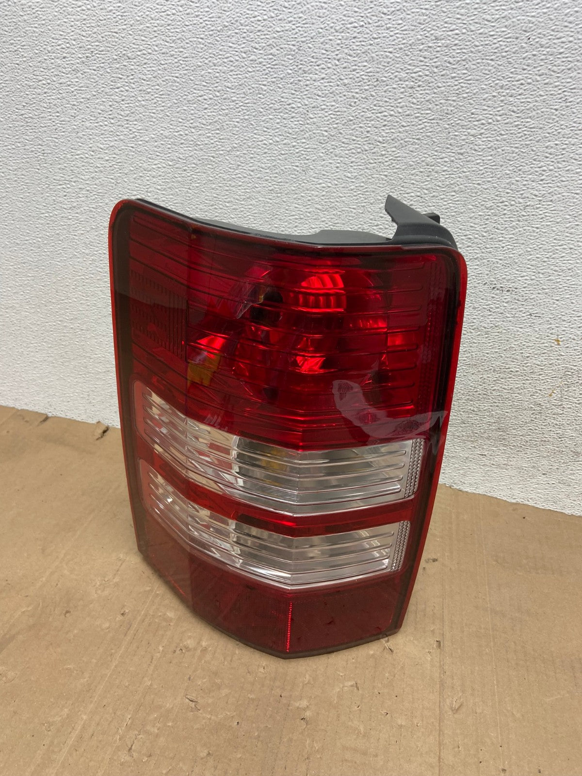 2008 to 2012 Jeep Liberty Left Driver Side Lh Tail Light AE9135 LK0