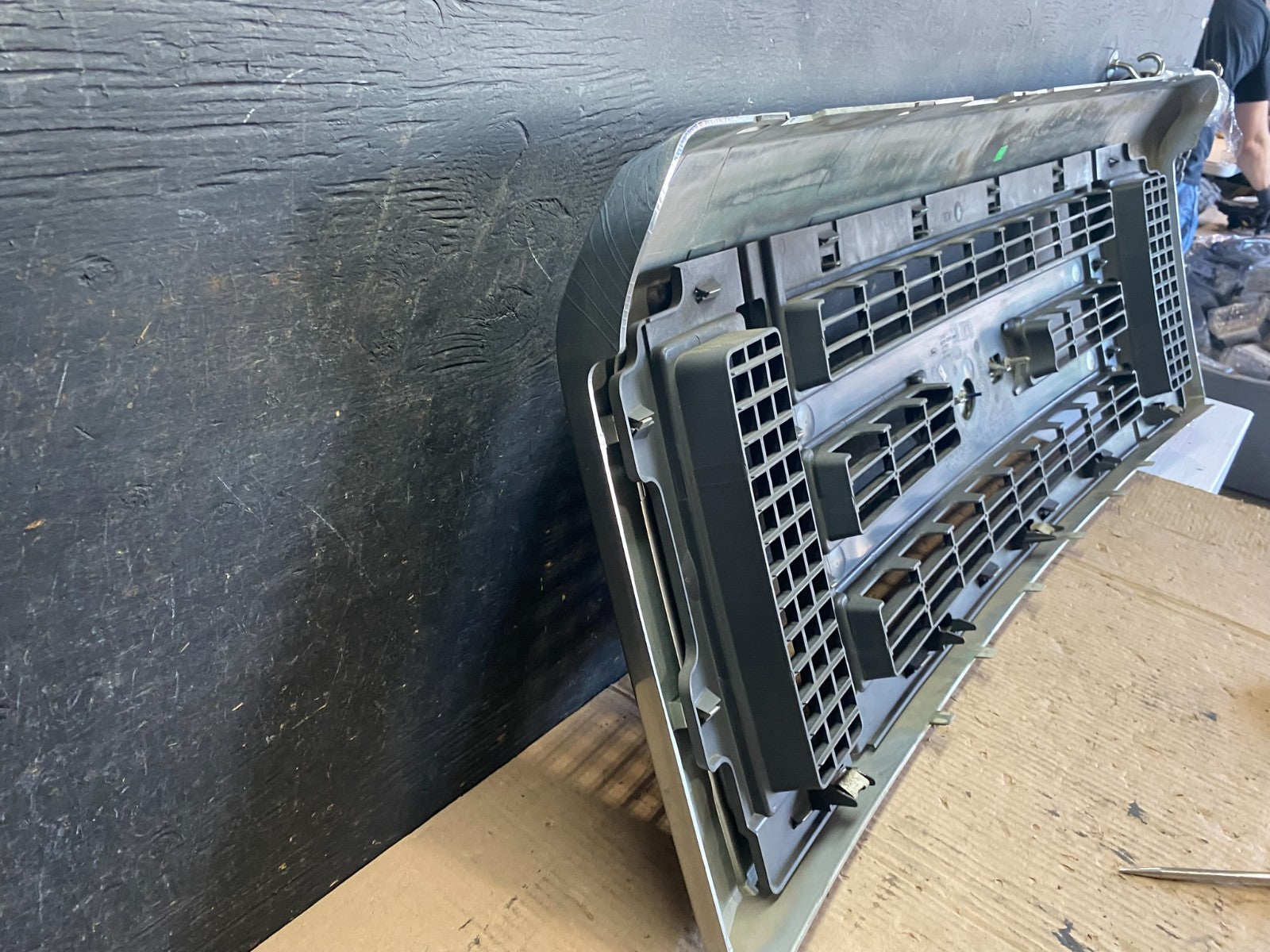2008 to 2014 Ford Econoline E150 E250 Front Upper Chrome Grill Grille p8776 DG8