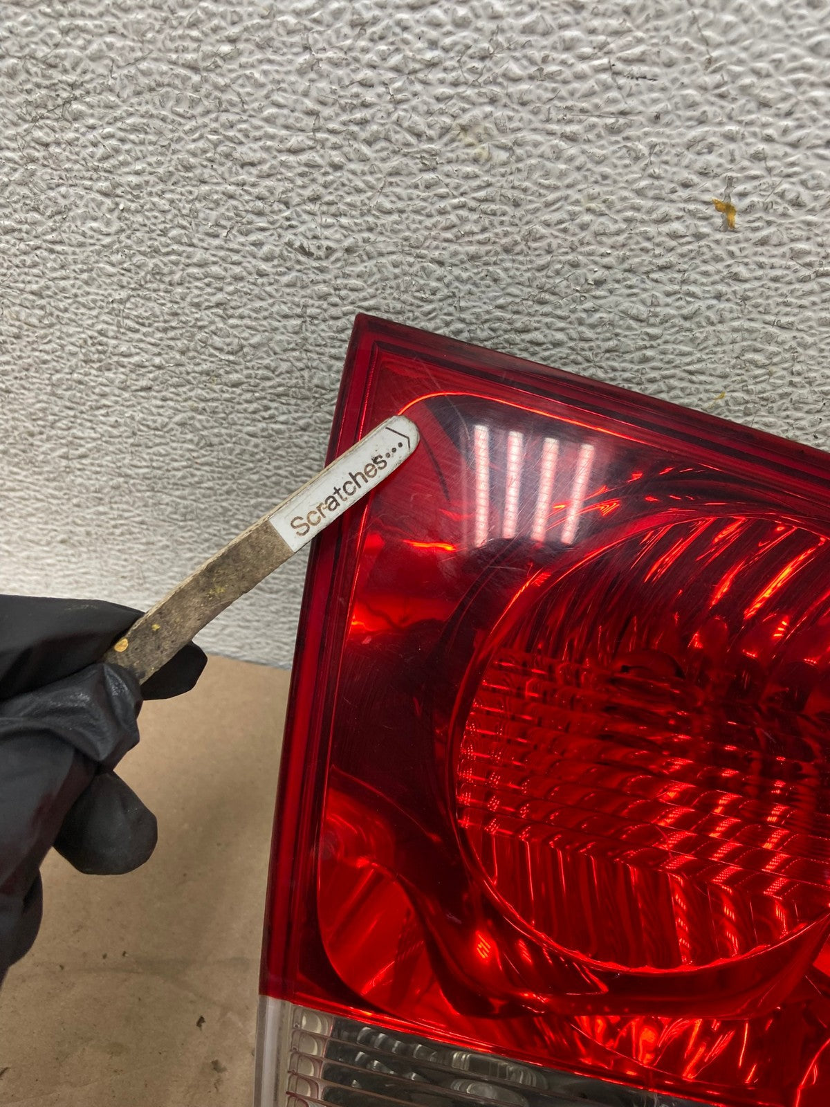 2004-2007 Volkswagen Touareg Lh Driver Left Side Inner Tail Light AG4859 LK3