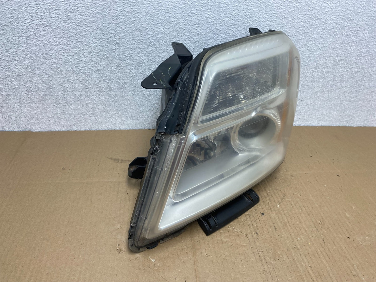 2010 to 2015 GMC Terrain Halogen Left Driver Lh Side Headlight AB8184 DW2