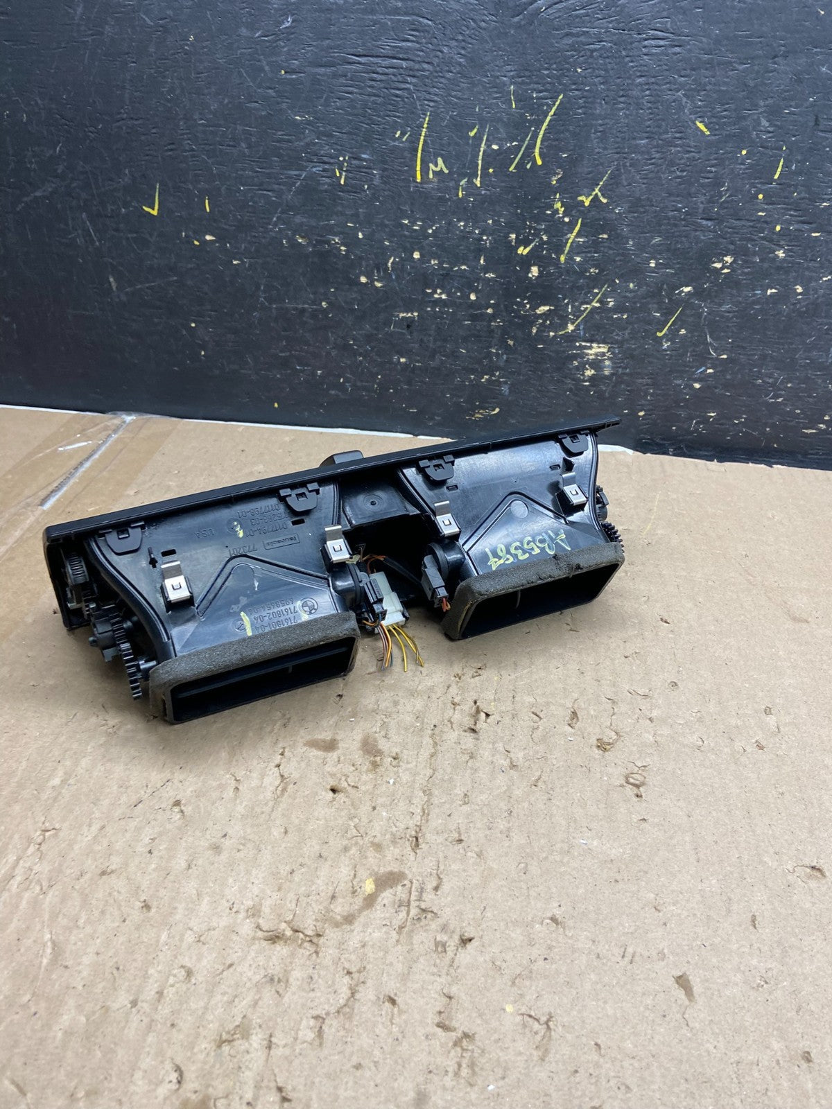 2007 to 2013 BMW X5 X6 Center Console Dash Air Vent OEM AB5387  DG3