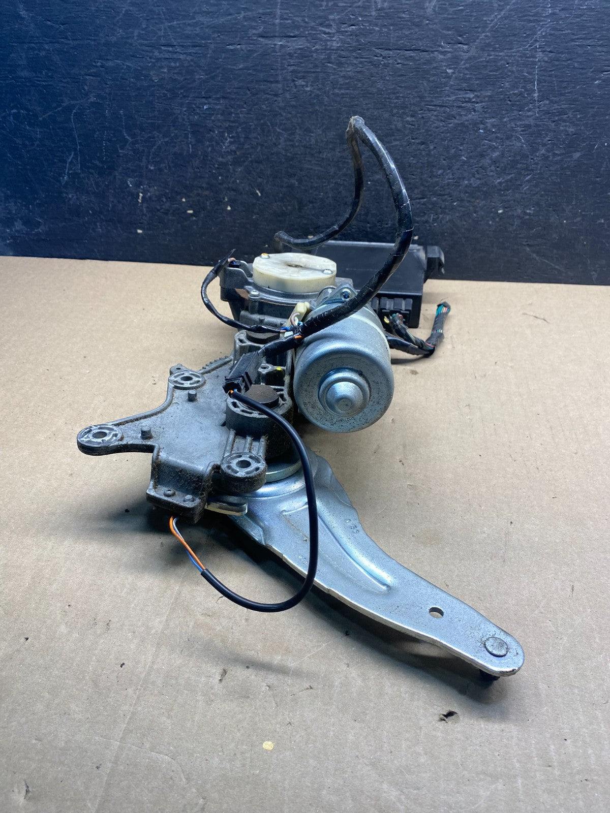 2007 - 2008 Cadillac Chevy GMC Rear Liftgate Door Control Module ag3886 DG1