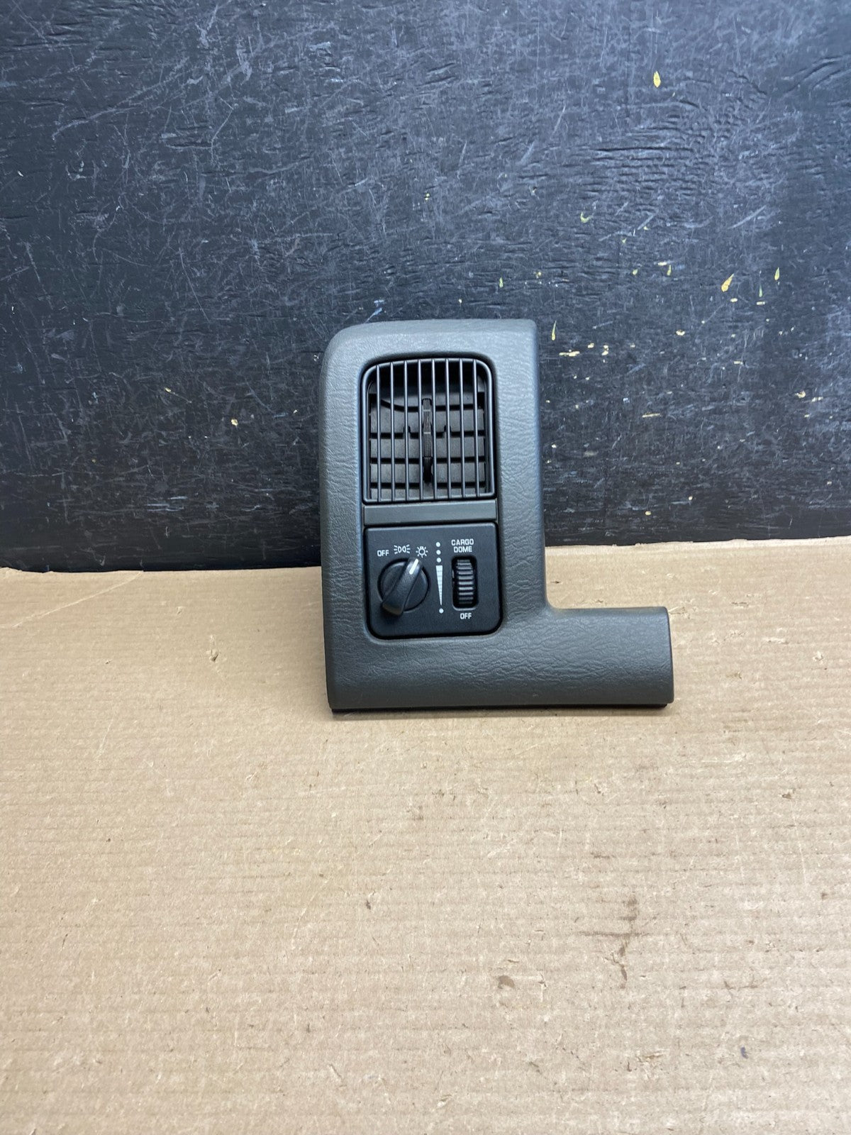 2002 to 2005 Dodge Ram Headlight Switch Air Vent Bezel Trim Panel AH3579 DG0