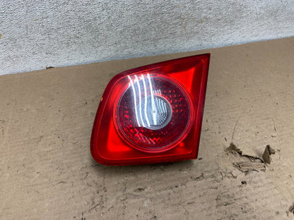 2005 2006 2007 Volkswagen Jetta Right Passenger Tail Light Inner AI1096 DW0