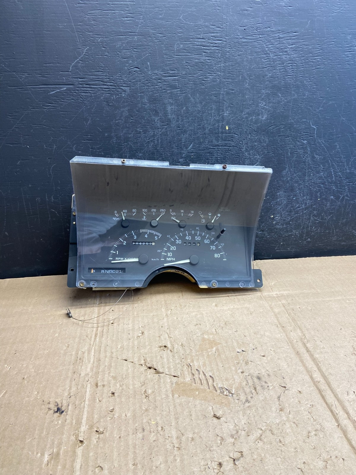 1988 to 1994 Chevrolet Gmc Yukon Tahoe Instrument Cluster AE18870