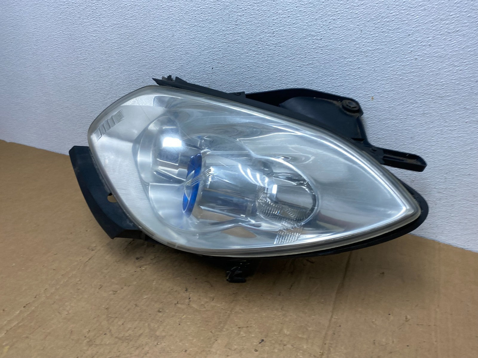 2008-2012 Buick Enclave Left Driver Headlight Xenon Hid One Ballast AD13511