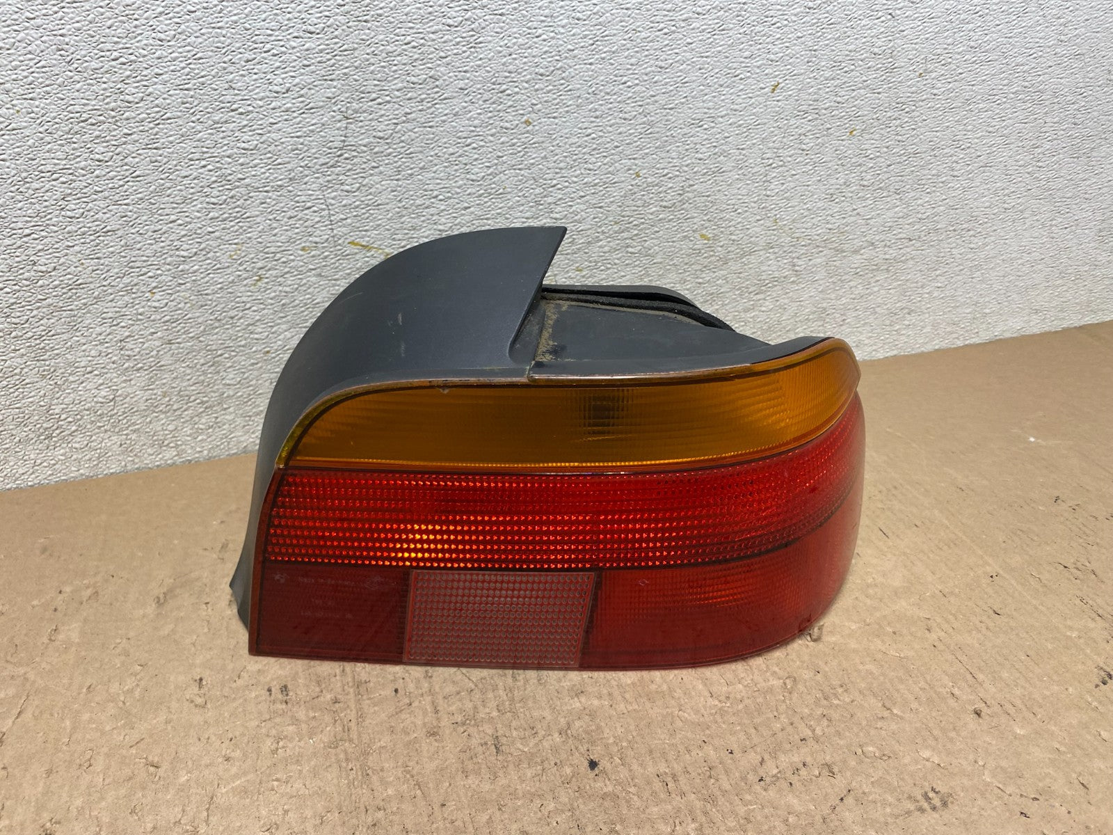 1996-2000 BMW 5-SERIES E39 528i 540i Right Passenger Side Rh Tail Light Q2751 DW0