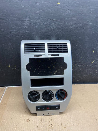 2007 to 2009 Dodge Caliber Dash Radio Center Bezel Climate Dash OEM AB5391 DG0