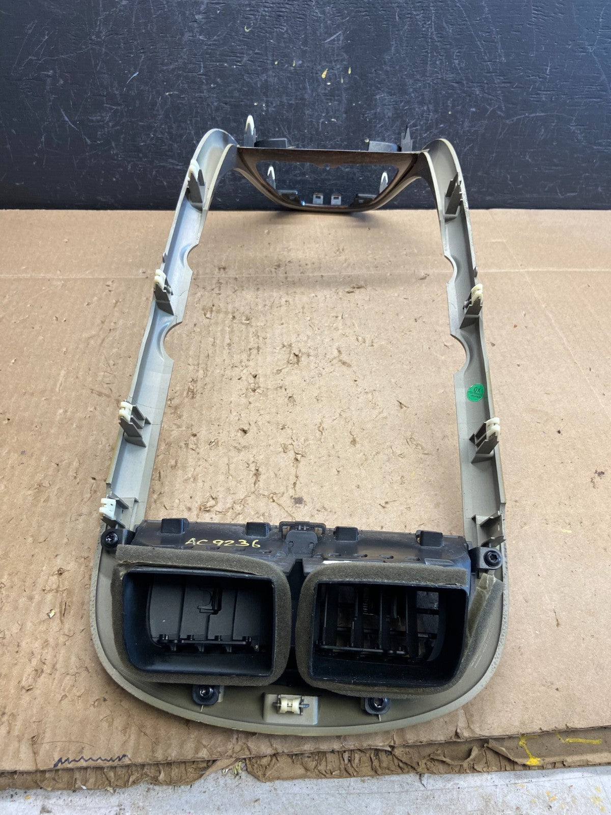 2013-2015 Chevrolet Malibu Center Dash Radio Switch Air Vent Trim Bezel ac92364