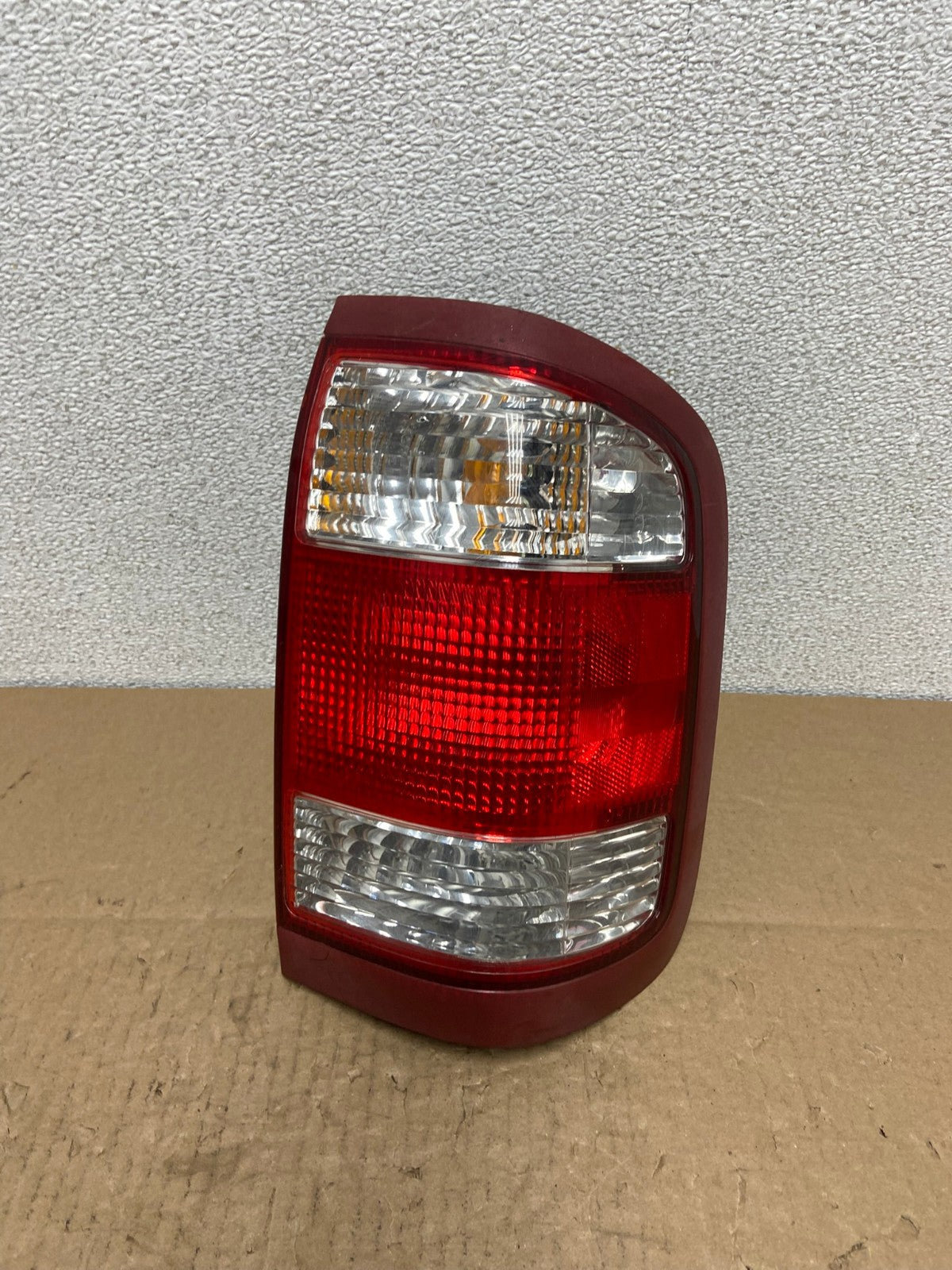 1999 to 2004 Nissan Pathfinder Right Passenger Rh Side Tail light Oem AB6292 LK0