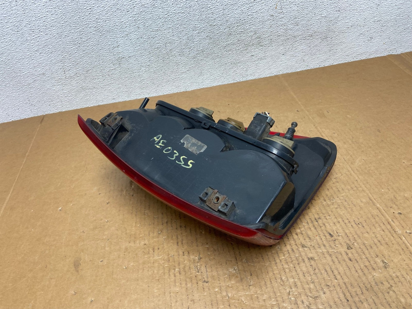 1999-2004 Jeep Grand Cherokee WJ Right Passenger Rh Tail Light AE0355 LK5
