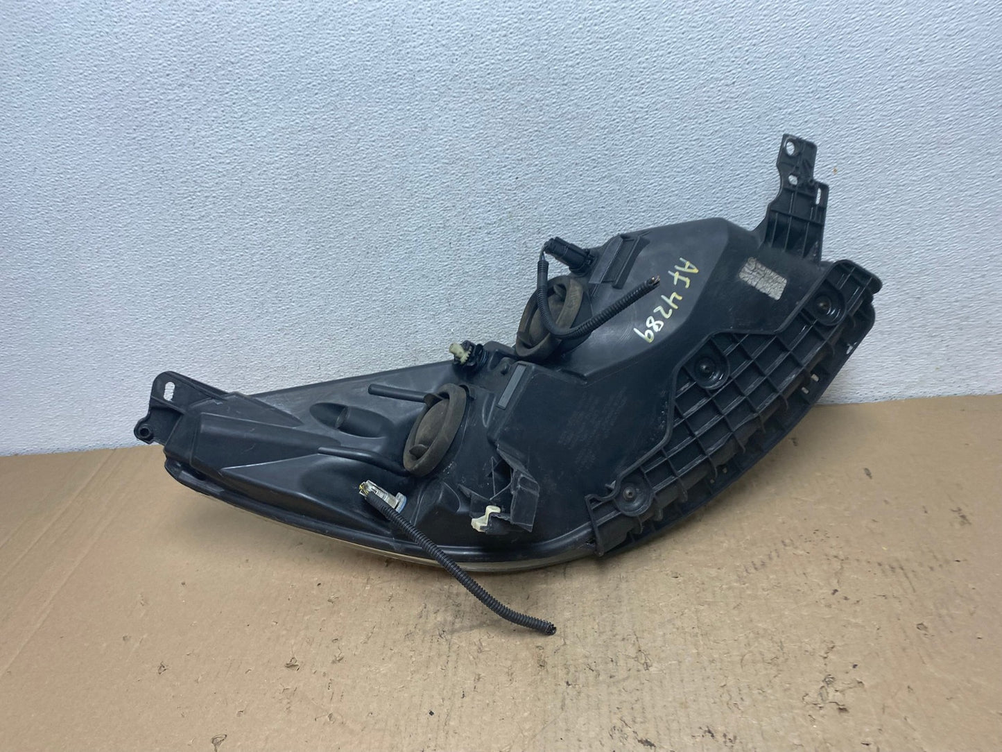 2013 - 2016 Ford Escape Headlight Left Driver Lh Side Halogen AF4289 LK9