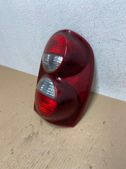 2005 2006 2007 Jeep Liberty Right Passenger Rh Side Tail Light AE7327 LK1