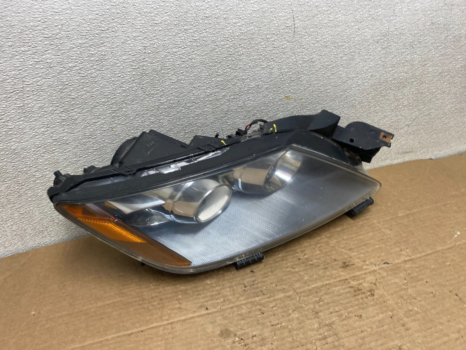 Halogen 2007 to 2009 Mazda CX-7 Right Passenger RH Side Headlight Oem Z2653 DW2