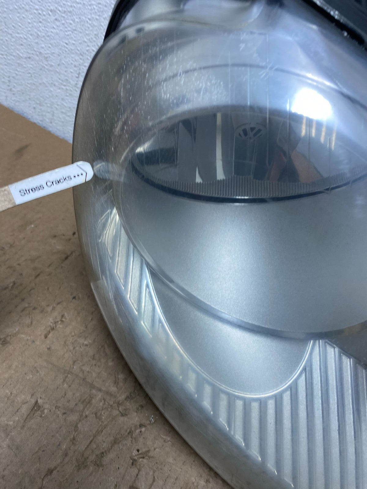 2005 - 2010 Volkswagen Jetta Right Passenger RH Side Headlight Halogen AD8771 DW4