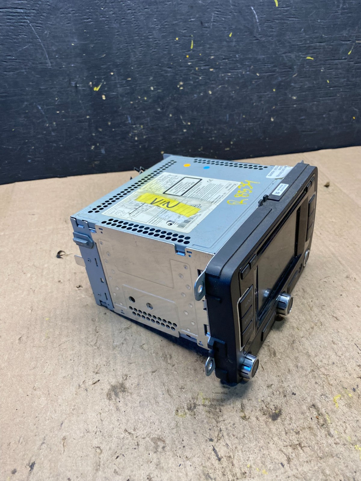 2006 to 2009 Volkswagen Tiguan Radio AM/FM CD Player OEM V9121 DG1