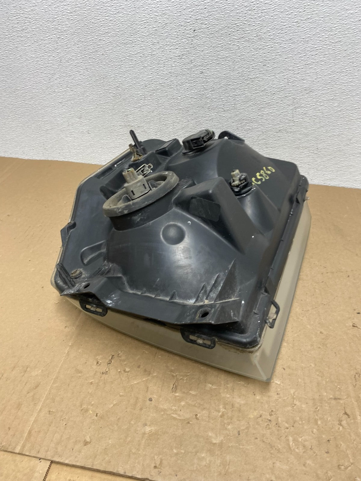 2008-2014 Ford Econoline E150 E250 E350 Left Driver LH Headlight AC5860 DW7