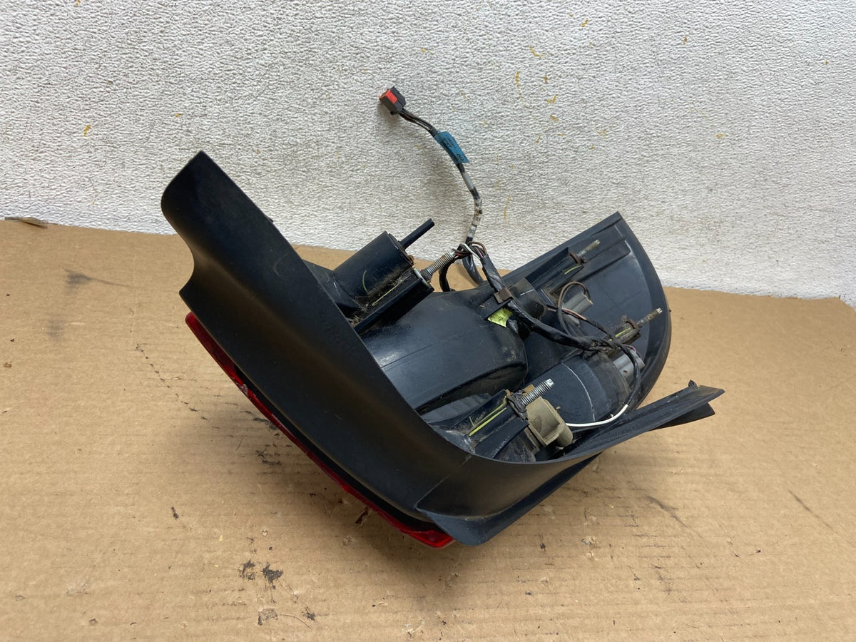 2004 2005 Mercury Sable Right Passenger RH Side Tail Light ah4258 DG6