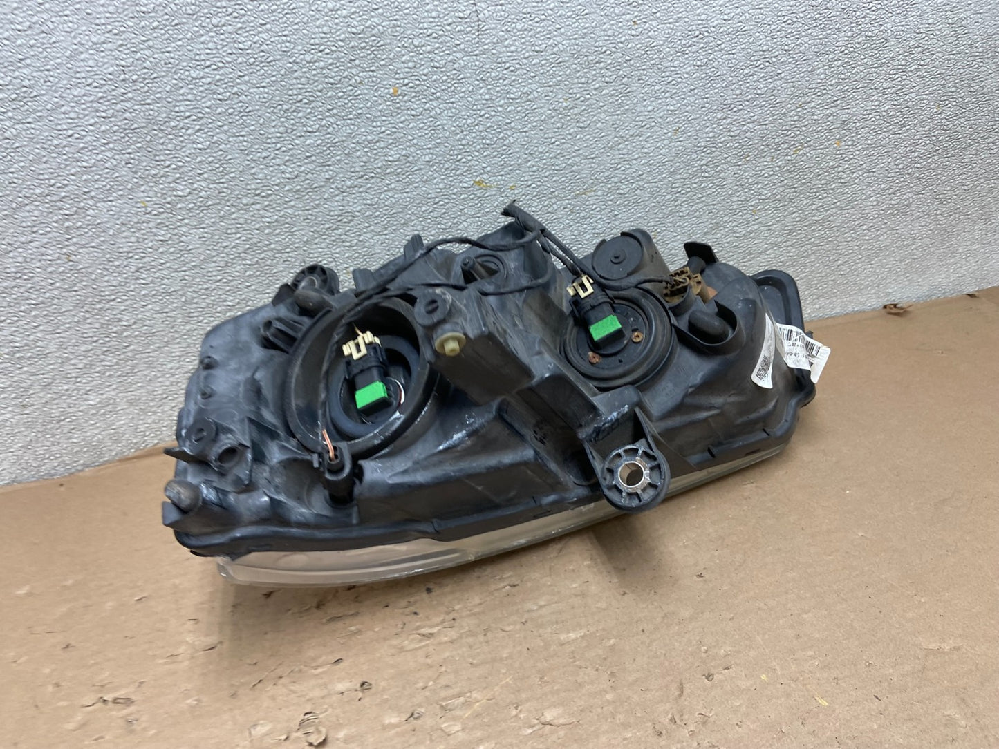2011 to 2016 Chrysler Town and Country Right Passenger Headlight AB0194 DW4