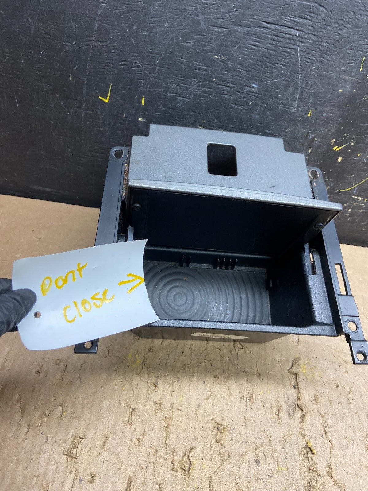 2010 - 2013 Ford Taurus Front Center Console Dashboard Center Storage t8707 DG1