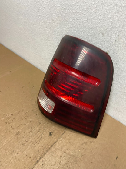 2002 to 2005 Ford Explorer Right Passenger Rh Side Tail light AC7210 DW1