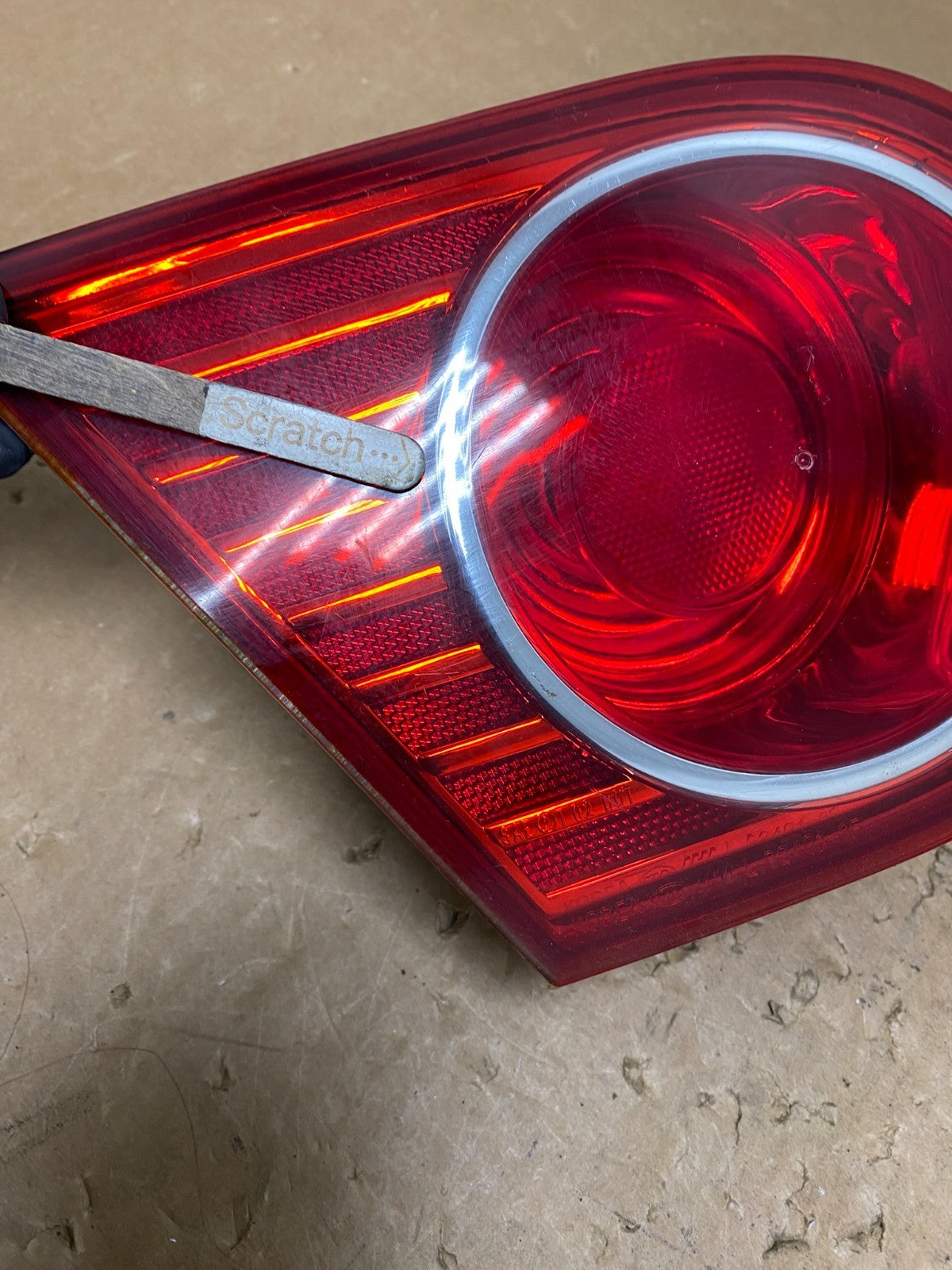 2004 to 2006 Kia Amanti Driver Left LH Side Tail Light Inner V5574 DW4