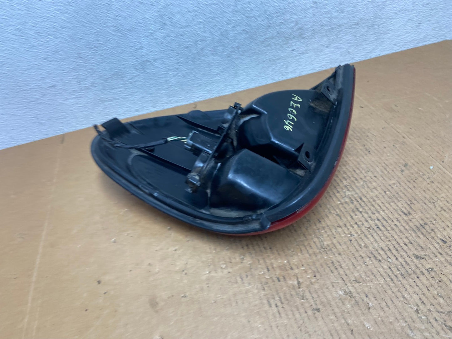 2004 to 2007 Dodge Grand Caravan Left Driver Lh Tail Light AE0646 LK4
