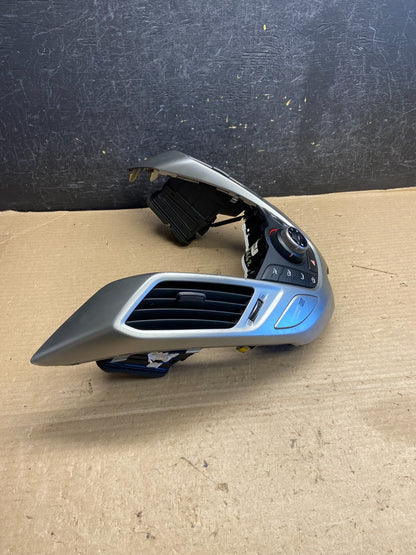 2012 - 2015 Kia Rio Veloster Climate Control Panel Trim Air Vents AH3662 DG1