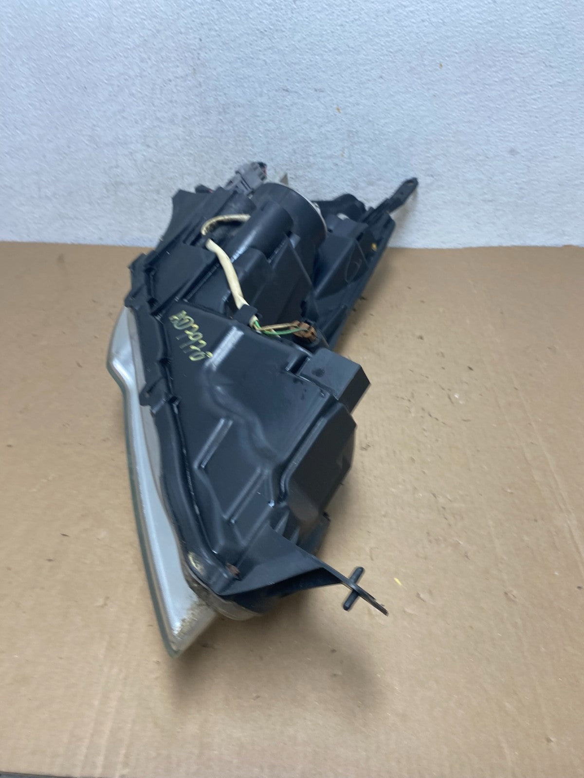 2010 2011 2012 Subaru Legacy Outback Left Driver Halogen Headlight AD7970 DW6