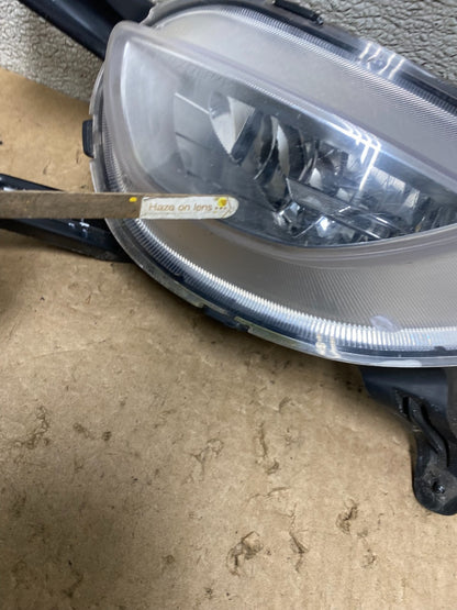 2014 to 2016 Kia Cadenza Front Left+Right Set Fog Light EM W9323 DG6
