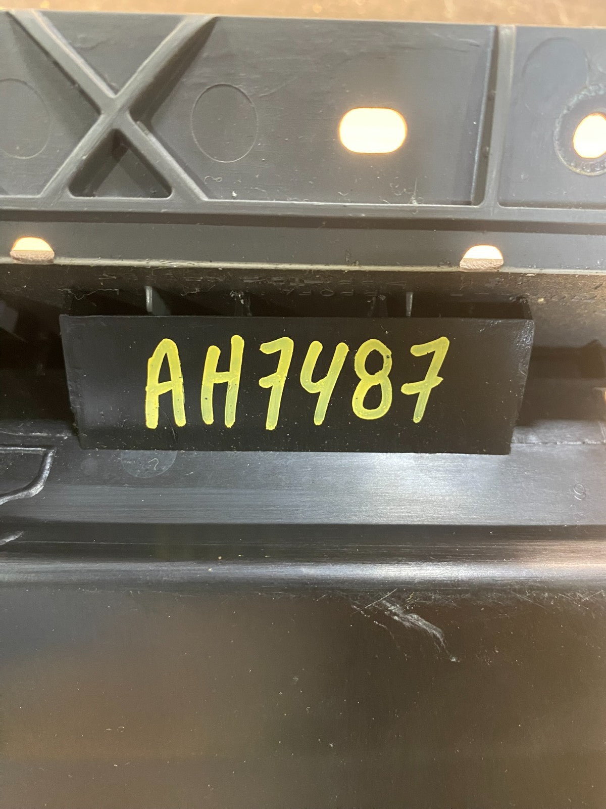 2003 to 2005 Ford Explorer Glove Box Compartment AH7487 DG7