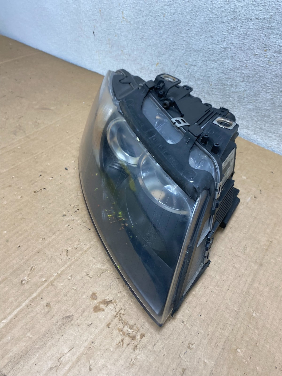 Halogen 2003 to 2006 Audi A4 Convertible Right Passenger RH Headlight AI8953 DW1