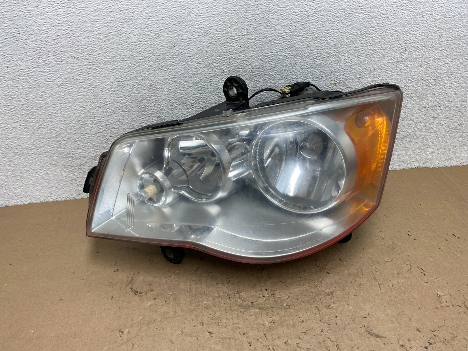 2008 to 2016 Chrysler Town and Country Left Driver Lh Side Headlight AG4456 DW0