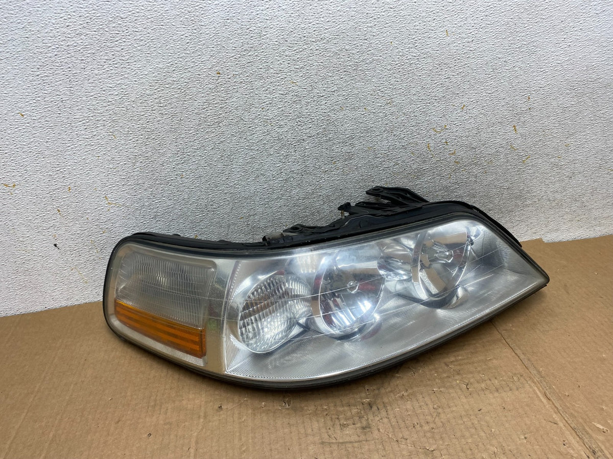 2005 to 2011 Lincoln Town Car Right Passenger Rh Side Headlight AI4643 DW0