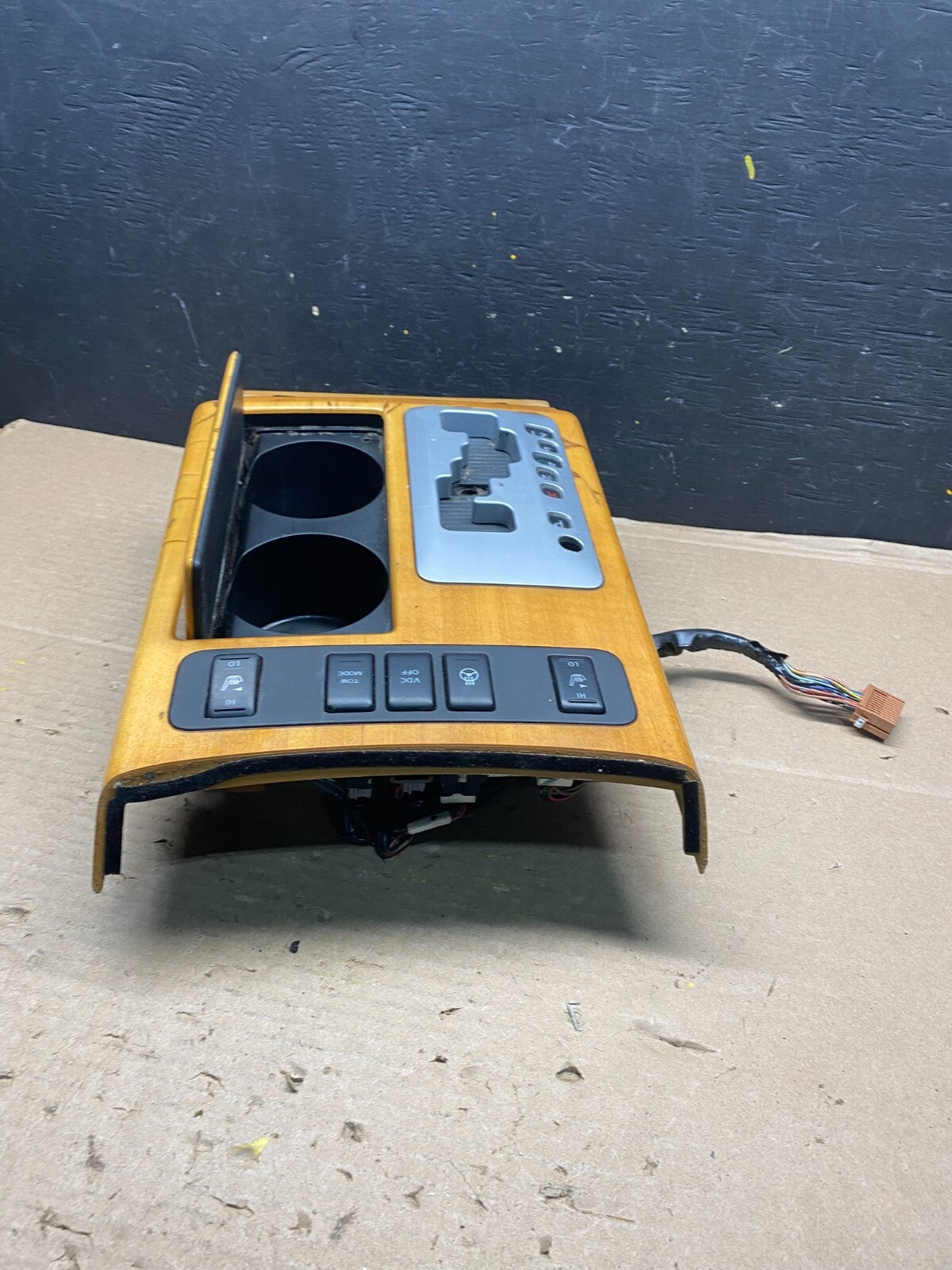 2008 to 2010  Infiniti QX56 Center Console Shifter Bezel Woodgrain J4851 DG7