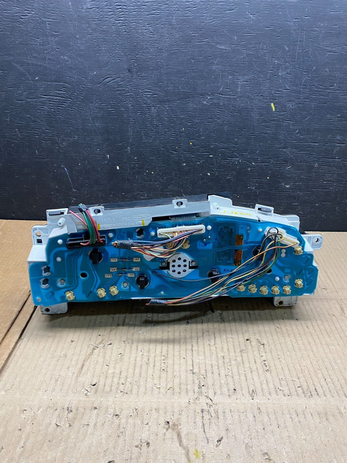 2001 - 2002 Ford Econoline E250 E350 Van Speedometer Instrument Cluster L1600 DG5