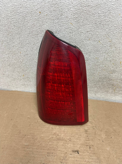 2000 to 2005 Cadillac Deville Left Driver Lh Side Tail Light AH9541 LK0