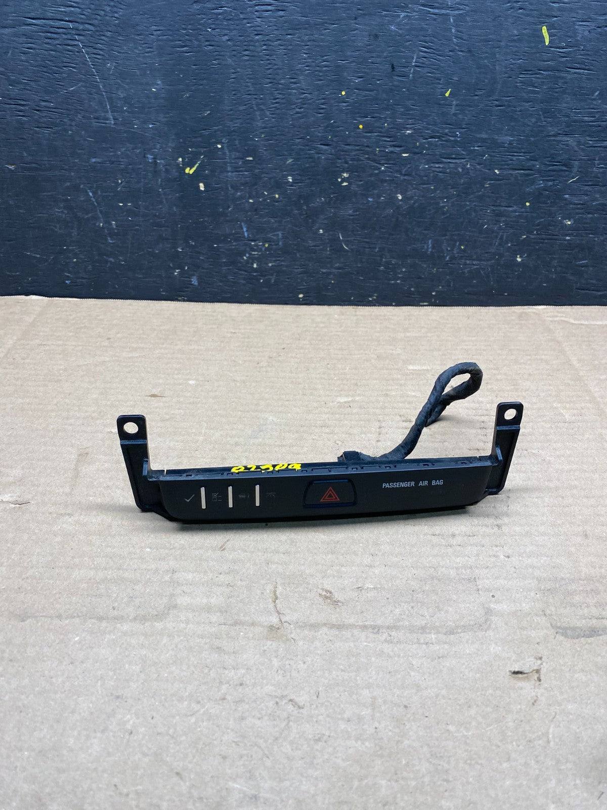 2013 - 2017 Buick Enclave Center Dash Hazard Waring Multi Switch q2509 DG0