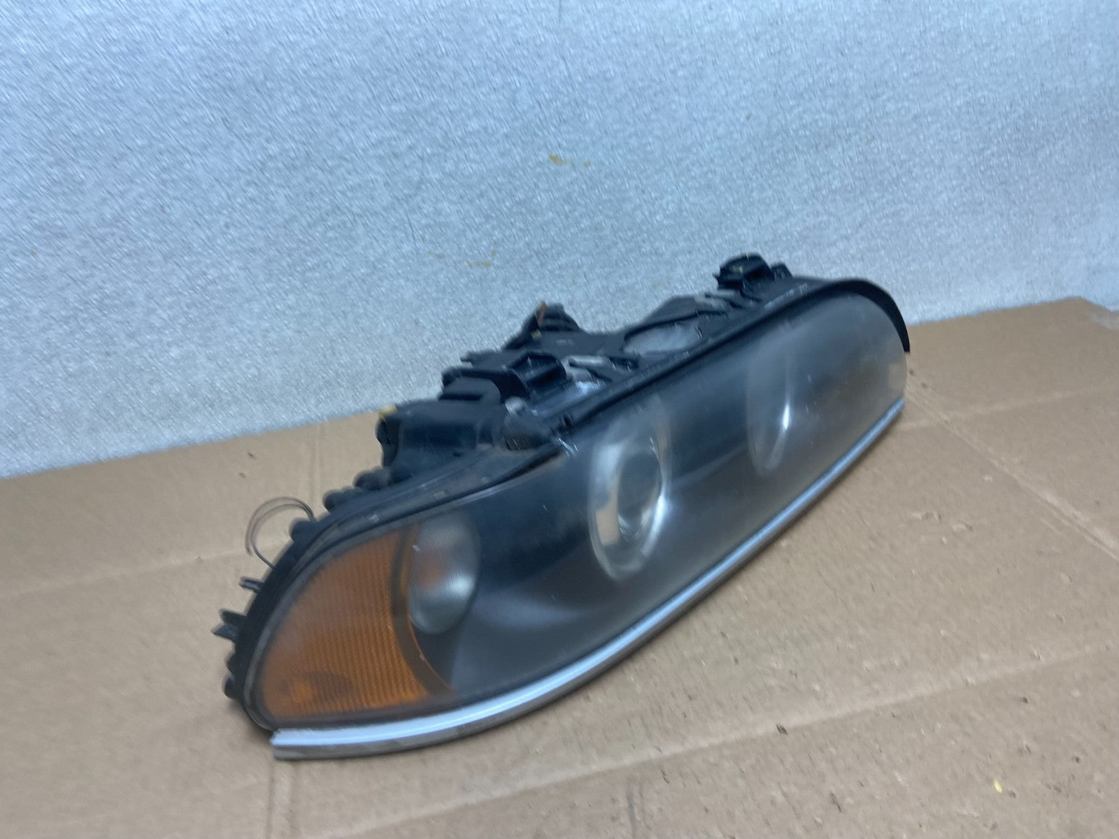 2001-2003 BMW E39 5 Series Headlight Right Passenger Side XENON OEM Y8482 DW2