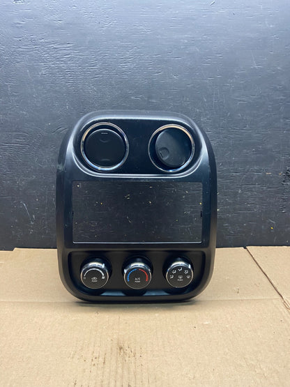 2011 to 2017 Jeep Compass Dash Climate Temperature Control Radio Bezel L5627 DG0