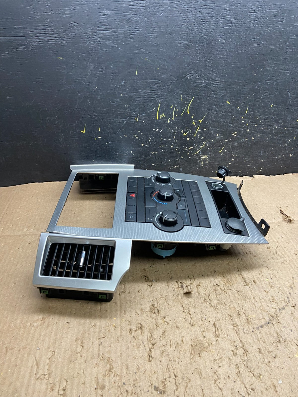 2008 2009 2010 Jeep Commander Grand Cherokee A/C Climate Control Bezel Y8099 DG1