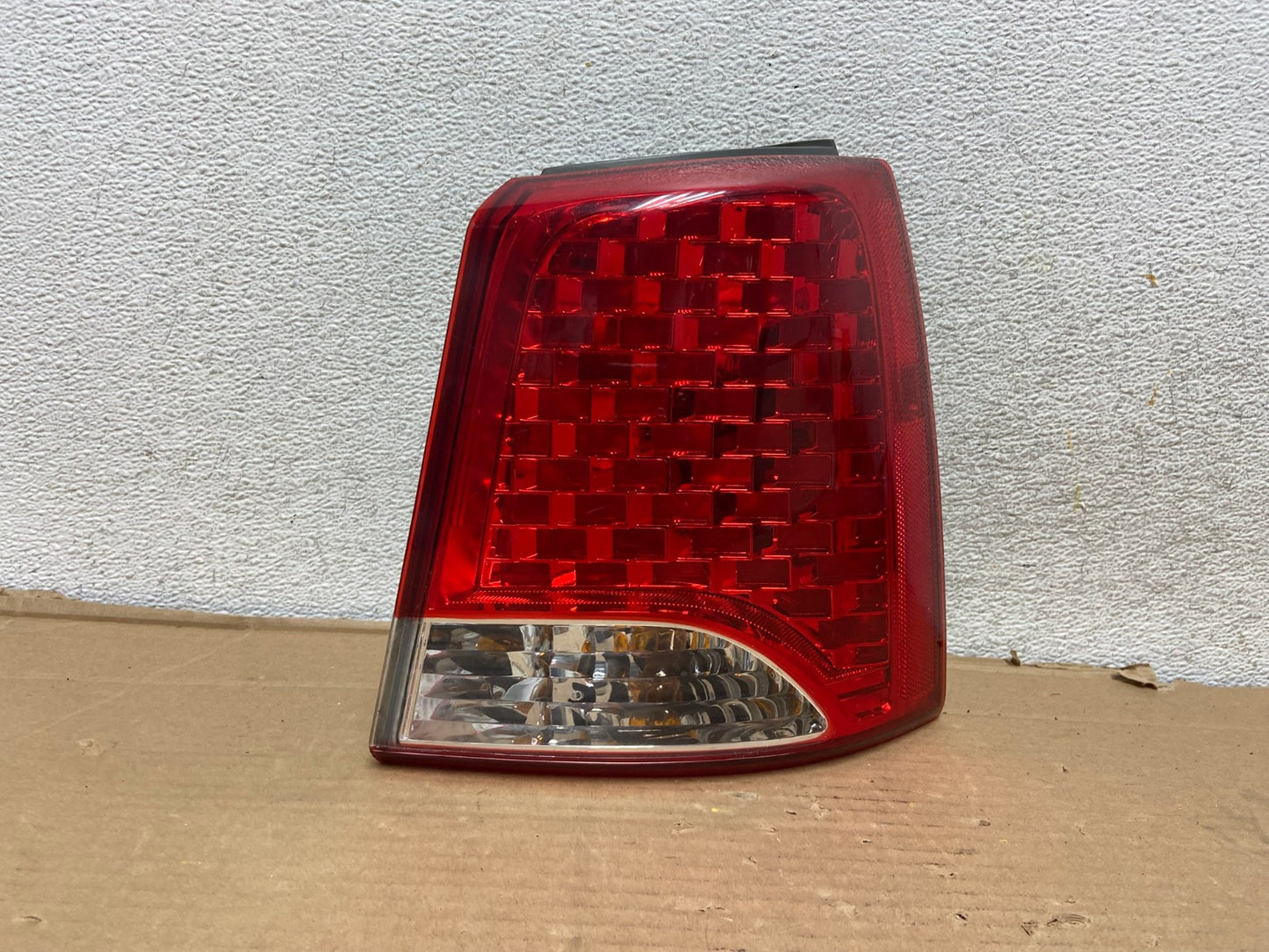 2011 to 2013 Kia Sorento Right Passenger RH Side Tail Light AG9225 LK0