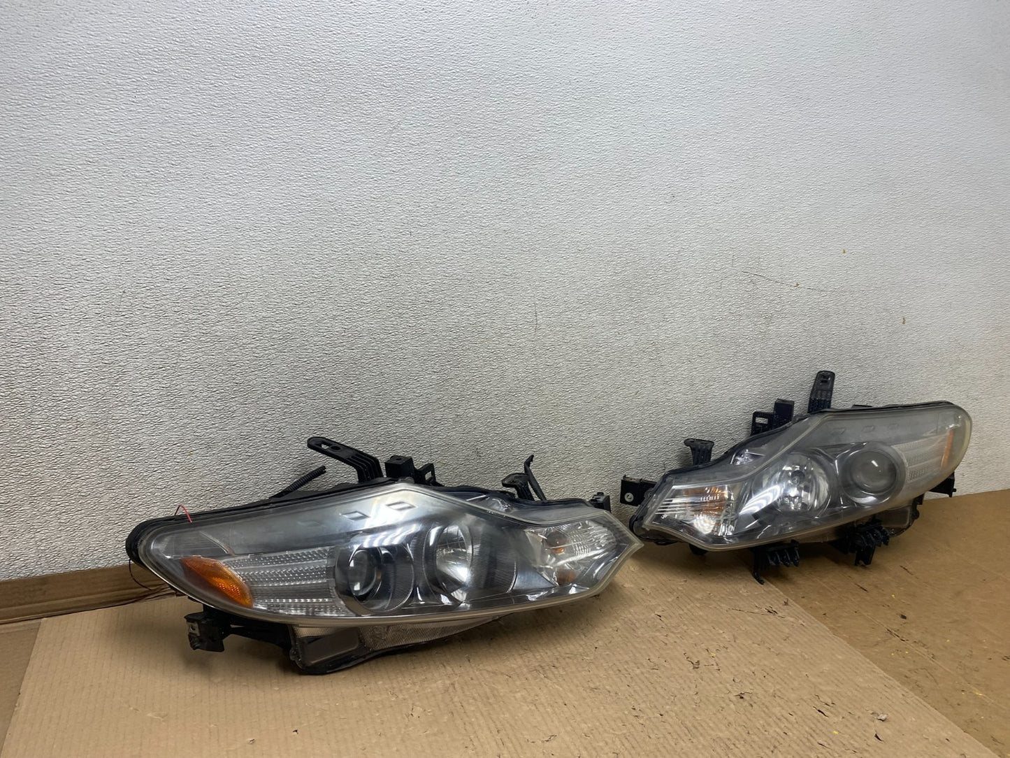 Halogen 2011 2012 2013 2014 Nissan Murano Headlights Left+Right U2734 DW2