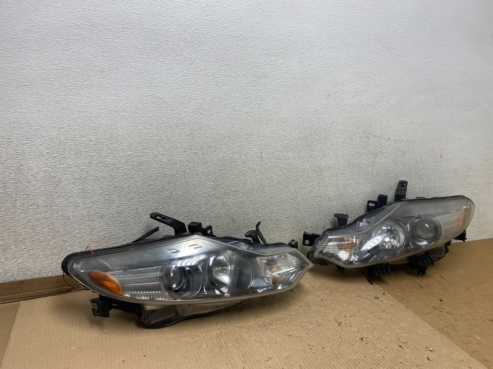 Halogen 2011 2012 2013 2014 Nissan Murano Headlights Left+Right U2734 DW2