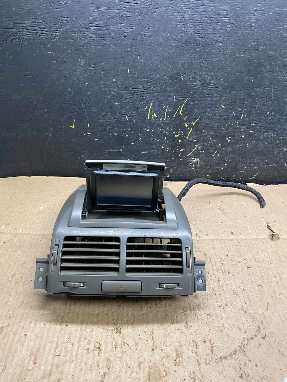 2007 to 2013 Suzuki Grand Vitara Center Console Air Vent Oem y7856  DG3