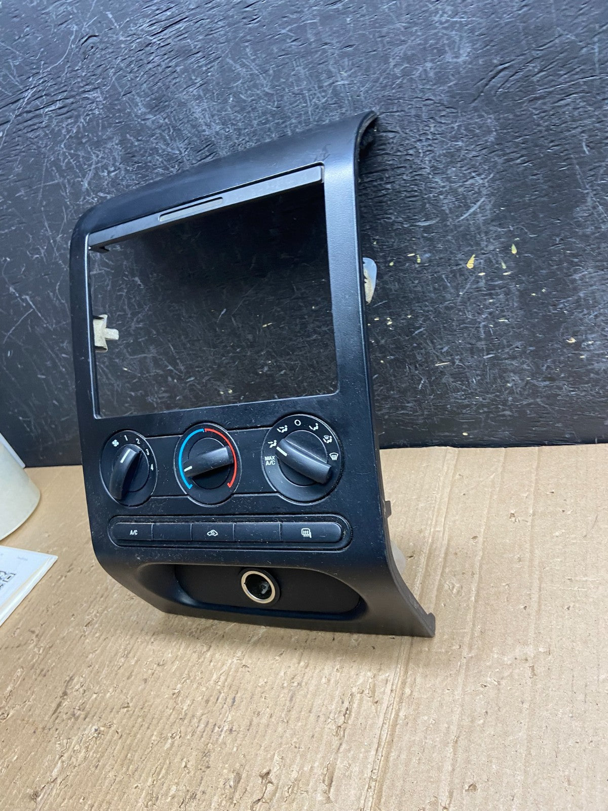 1997 to 2004 Ford F150 F250 Super Duty Heater A/C Climate Control AF1679 DG1