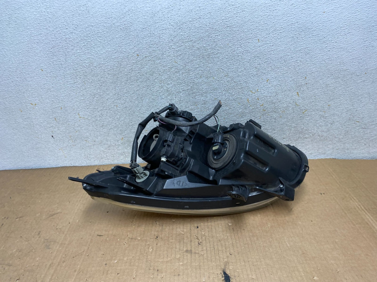 2009-2013 Nissan Rogue Right Passenger Xenon HID Headlight AI8752 DW5