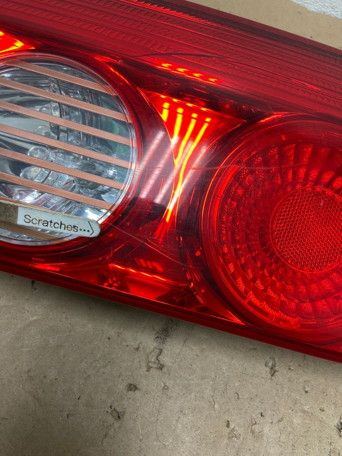 2006 to 2010 Toyota Sienna Right Passenger RH Inner Tail Light AG43263
