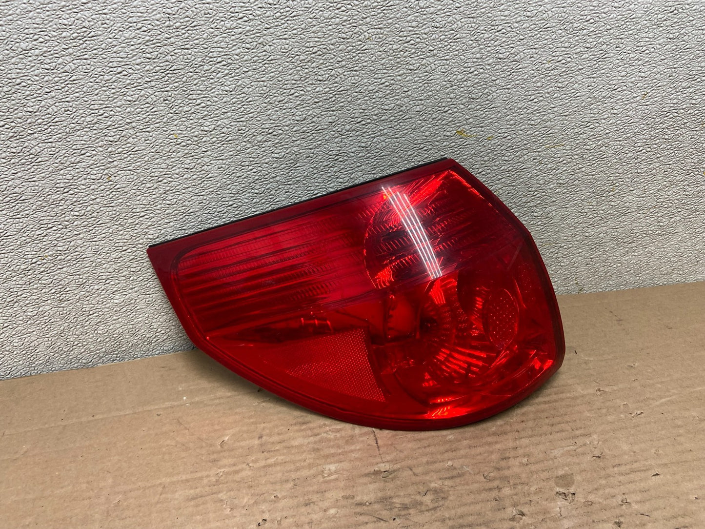 2006 to 2010 Toyota Sienna Left Driver LH Side Tail Light AA9342 LK0