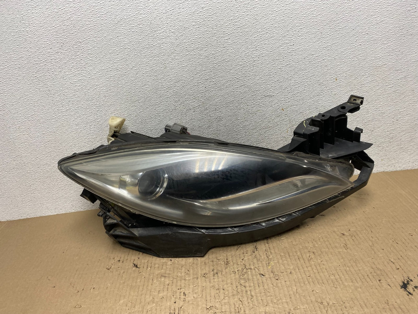 2011 - 2013 Mazda 6 Right Passenger RH Side Halogen Headlight AF6064 DW0